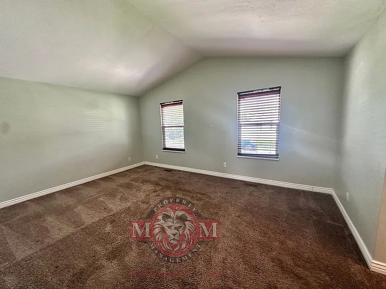 12128 S Woodridge Rd — Photo 41