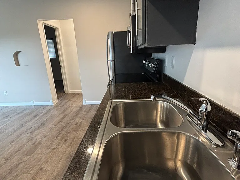 4312 N 12th St #11 — Photo 9