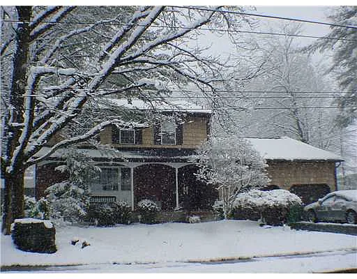 140 Mundy Ave photo 1