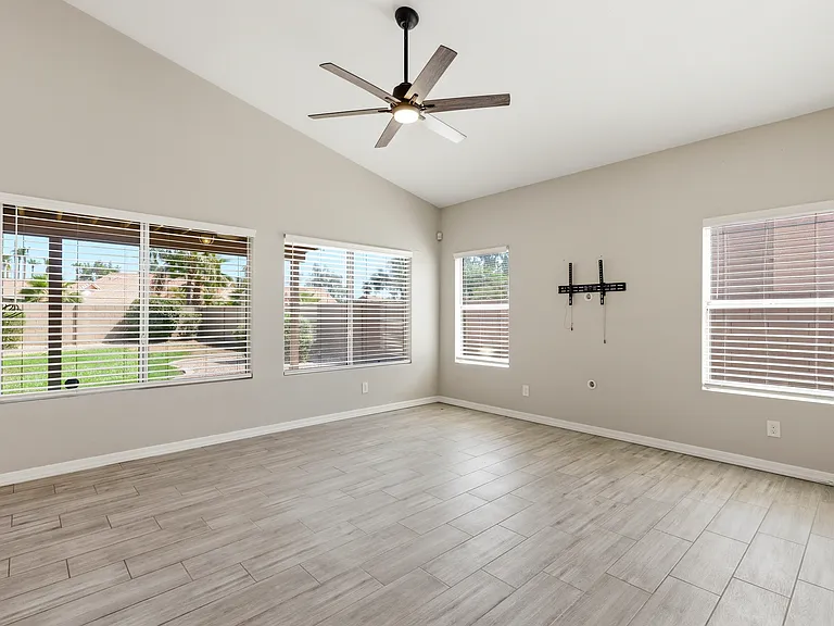 1274 E Lake Dr — Photo 9