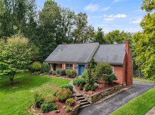 2540 Lindenwood Dr, Pittsburgh, PA 15241