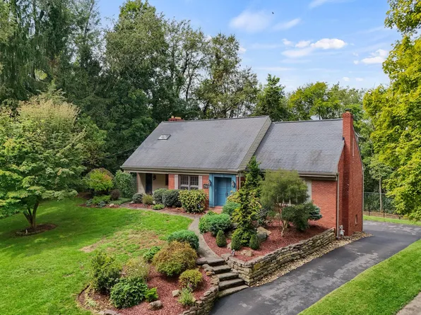 2540 Lindenwood Dr, Pittsburgh, PA 15241