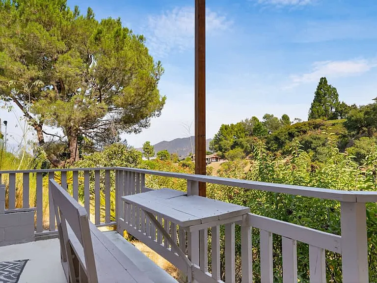Mountcastle Dr — Photo 83