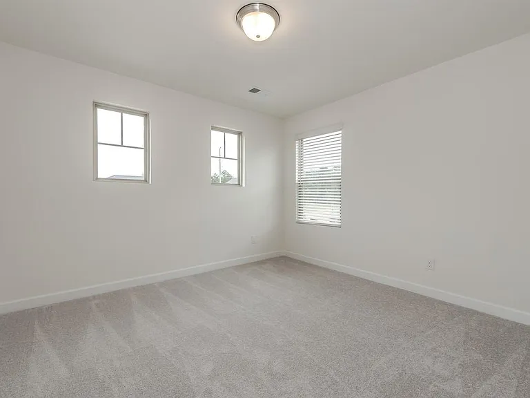 2018 Poplar Ridge Dr — Photo 32