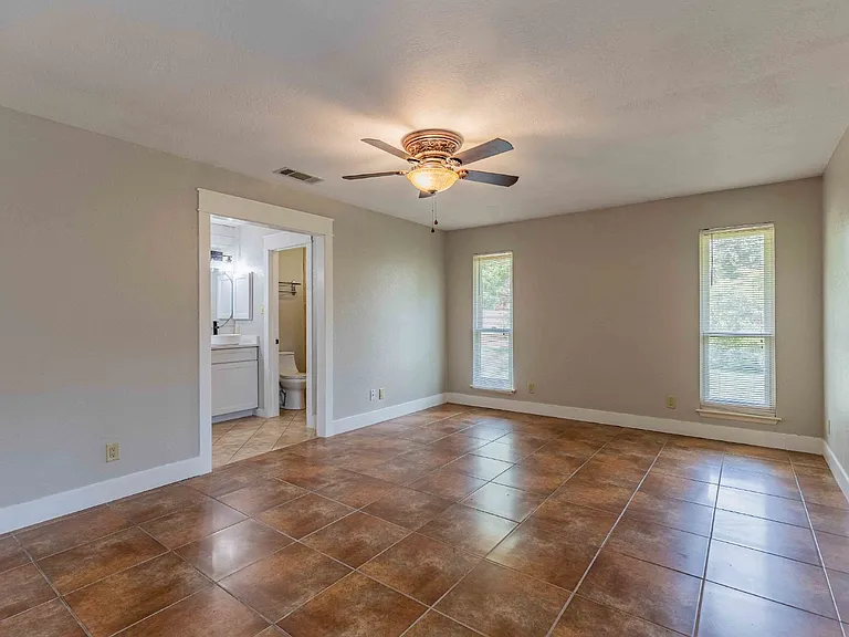 2331 Bluffridge St — Photo 30