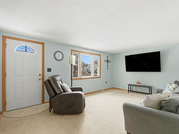 2nd image of 10 Wapping Rd