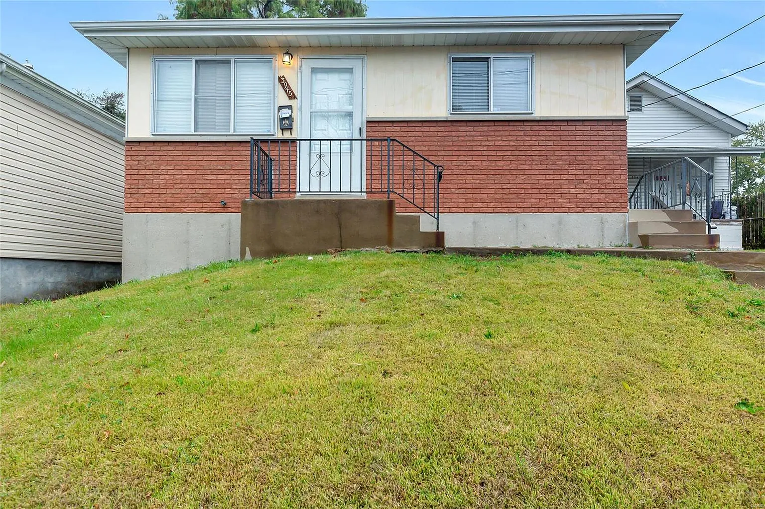 3945 Schiller Pl photo 1