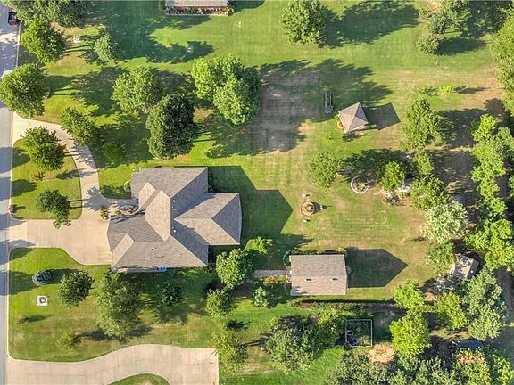 3rd image of 6380 Cedar Creek Dr