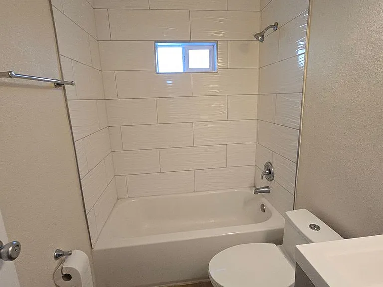 312 Vassar Dr SE — Photo 34