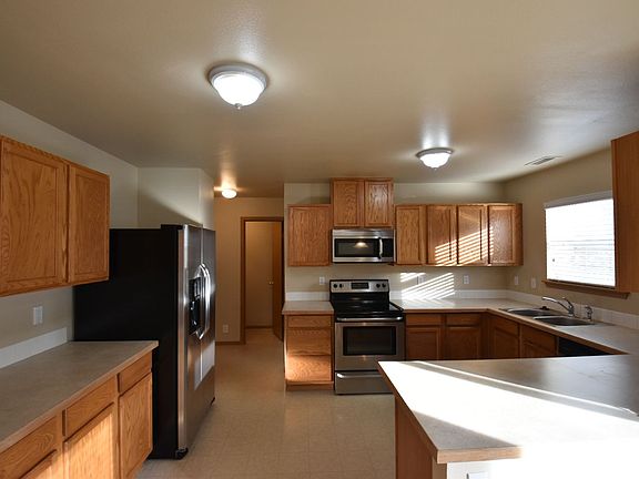 5th image of 8311 209th Avenue Ct E