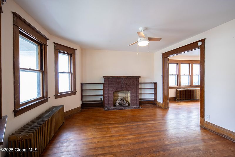 3rd image of 27 Bonheim Street