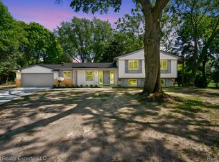 4089 Aberdeen Ct, West Bloomfield, MI 48323