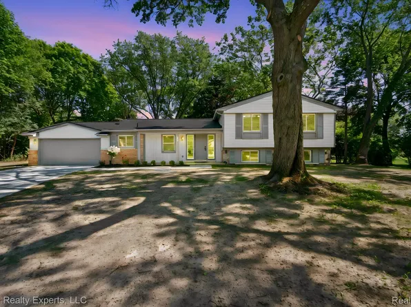 4089 Aberdeen Ct, West Bloomfield, MI 48323