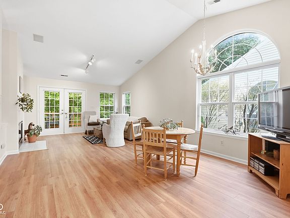 3rd image of 5357 Spring Creek Cir