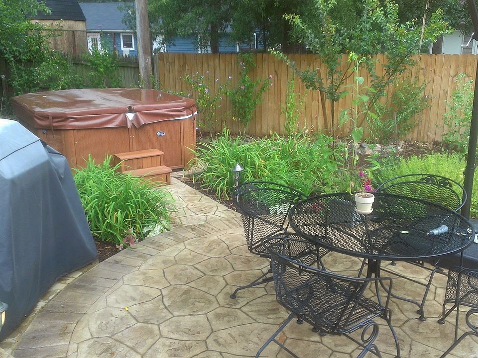 2nd image of 8003 Tuckaway Ct