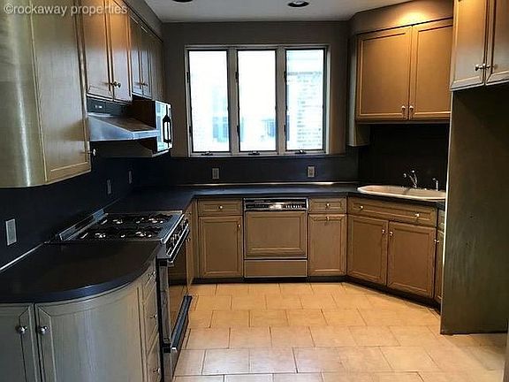 2nd image of 415 133rd Bch