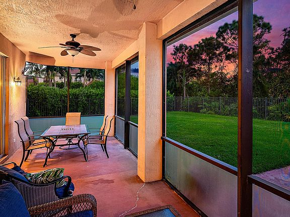 4th image of 5528 SE Oak Preserve Terrace
