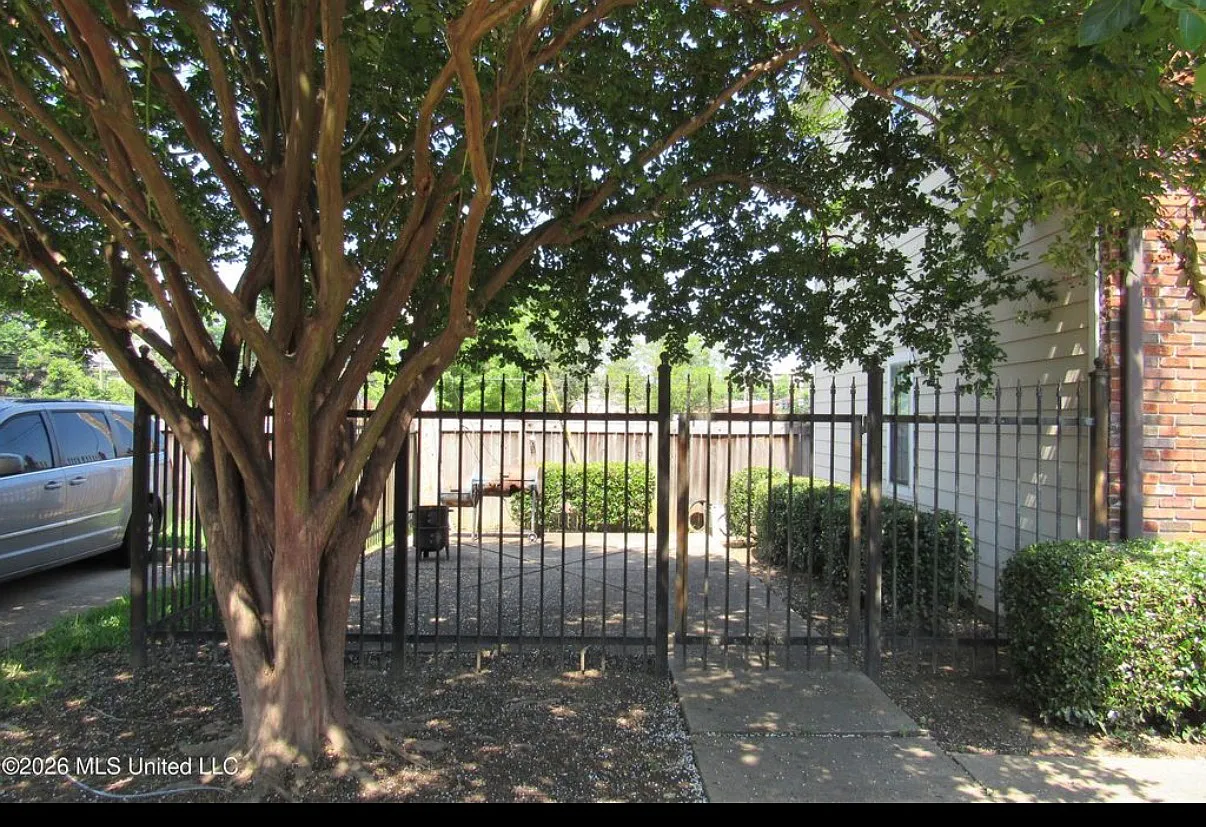 1 bed, 700 sqft, $975 — Photo 3