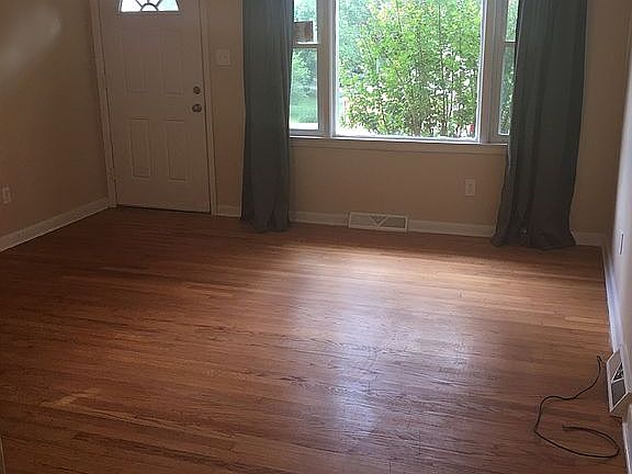 5th image of 161 Providence Ln