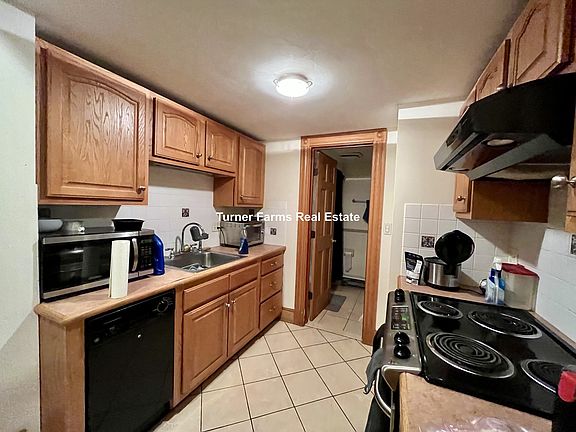 3rd image of 89R Myrtle St #Ar