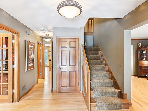 3rd image of 1510 Parkfield Ct