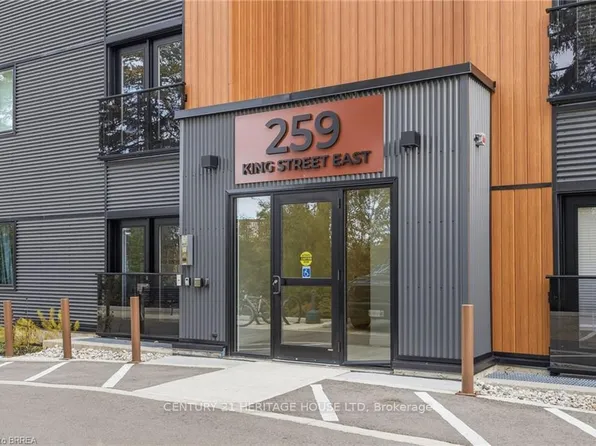 259 King St E #103, Hamilton, ON L8G 1L9