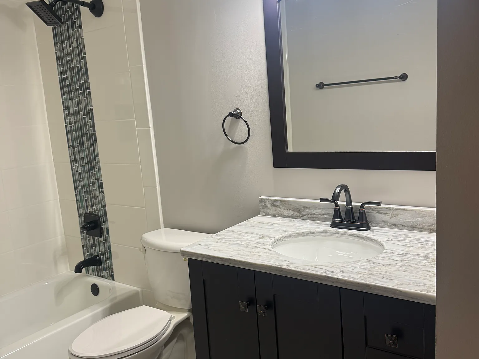 3 bed, 1355 sqft, $2,100 — Photo 4