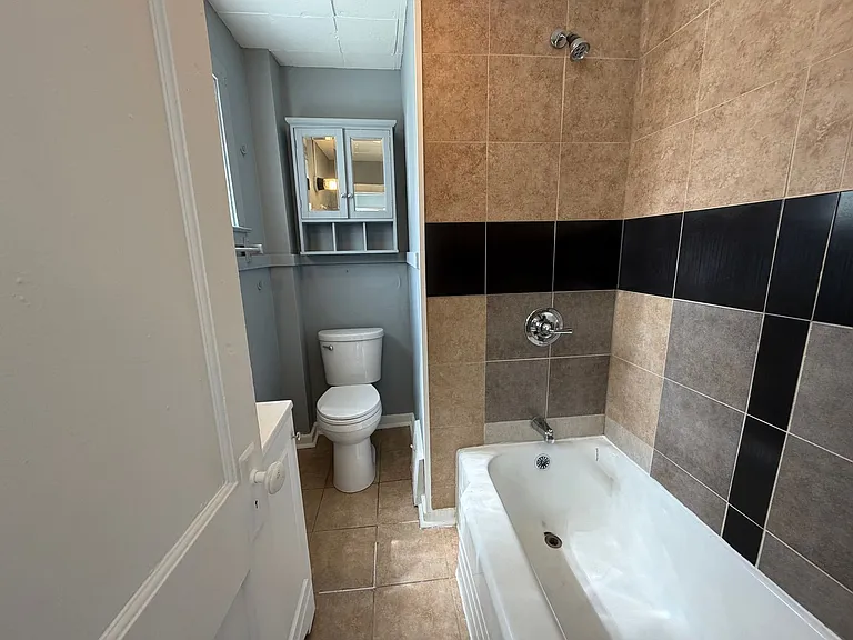 1119 Johnston St — Photo 6