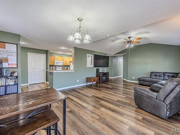 5th image of 21046 Larson Rd