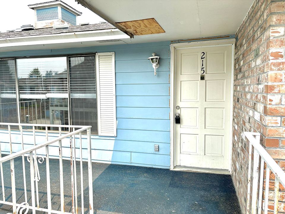 1st image of 388 SE 194th Ave APT 215