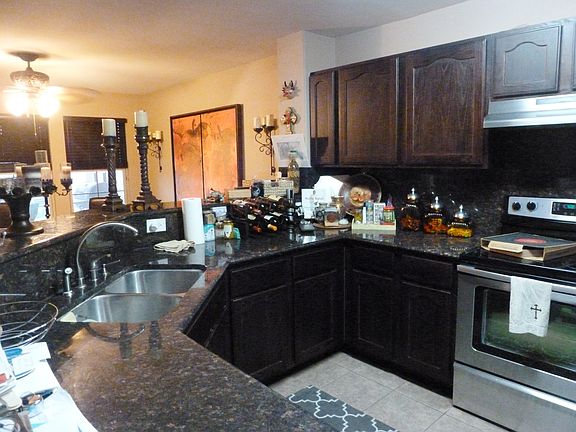 4th image of 520 Campanario Ln
