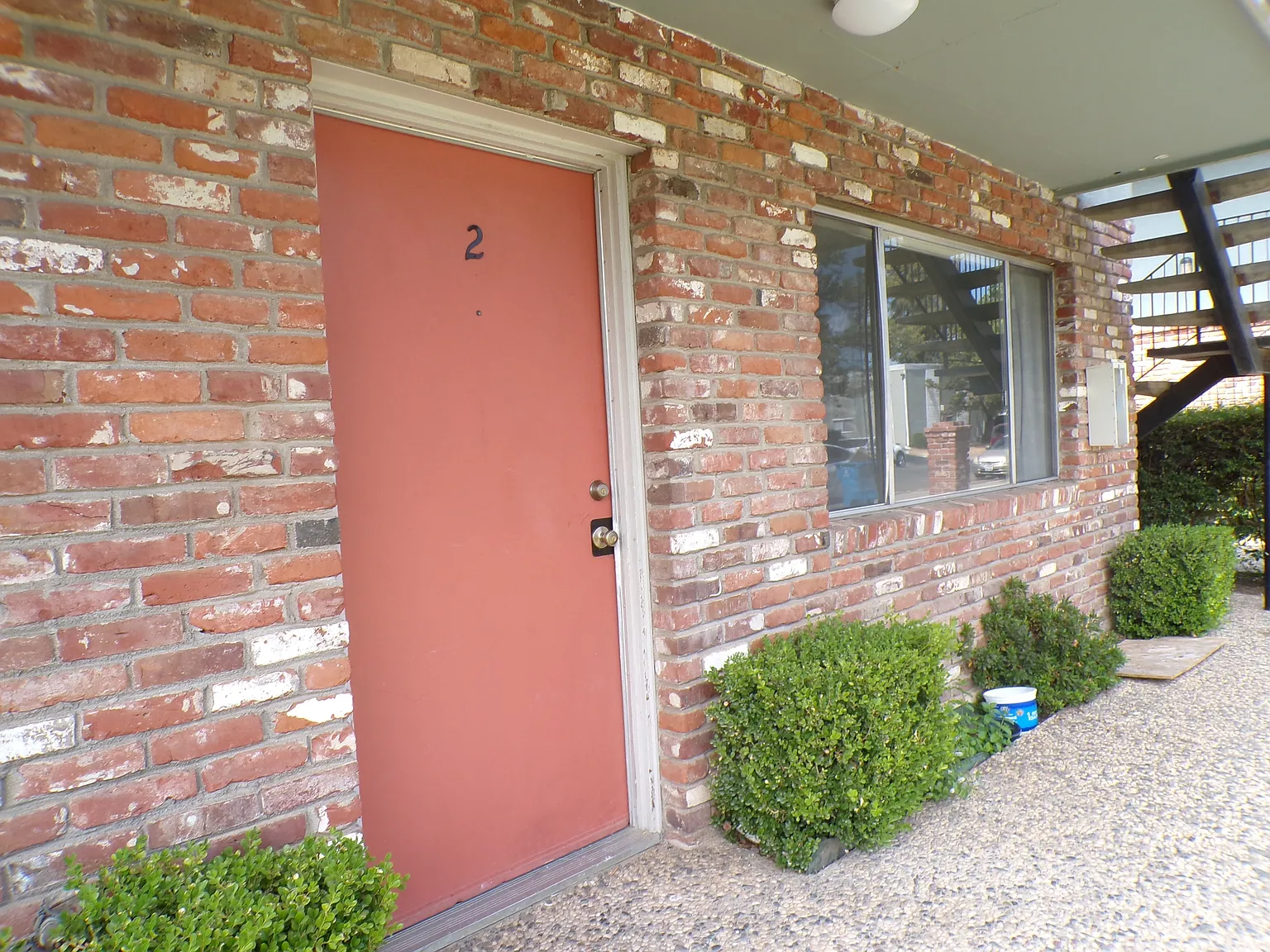 460 N Barrett Rd — Photo 4