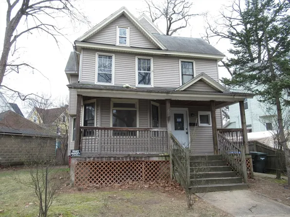 42 Daytona St, Springfield, MA 01108