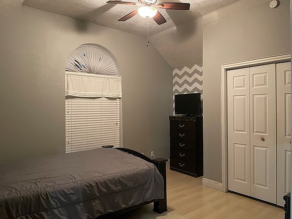 4th image of 8349 Greenbriar Ln