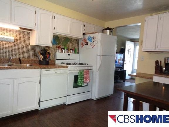 3rd image of 1527 Valley St
