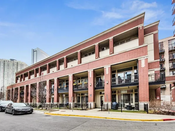 324 N Jefferson St APT 302, Chicago, IL 60661