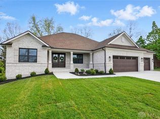 411 E Social Row Rd, Dayton, OH 45458