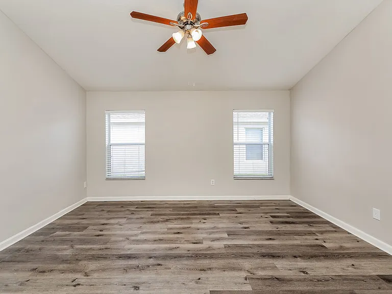 11427 Misty Isle Ln — Photo 9