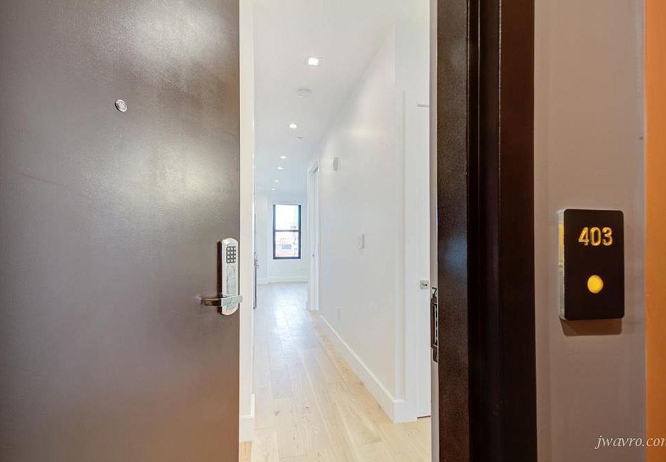 1st image of 1801 Mission St #403