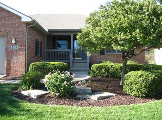 209 Valley View Ln, Dyer, IN 46311