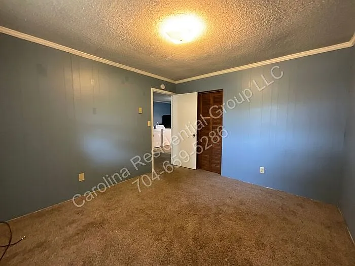 1380 Fairley Ave #B — Photo 9