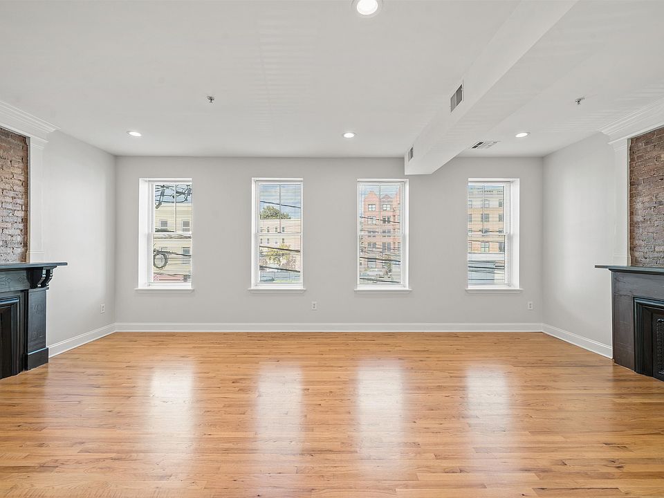 1st image of 287 Grand St APT 1