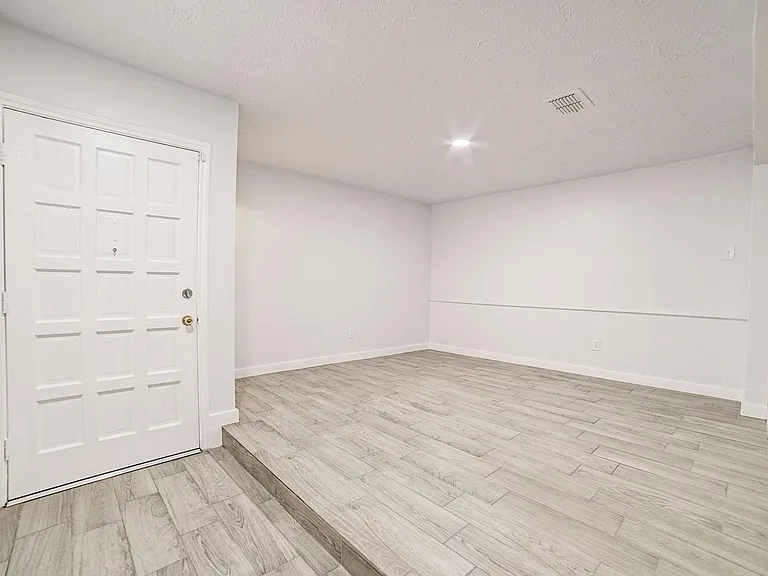 3918 Cypressdale Dr — Photo 6