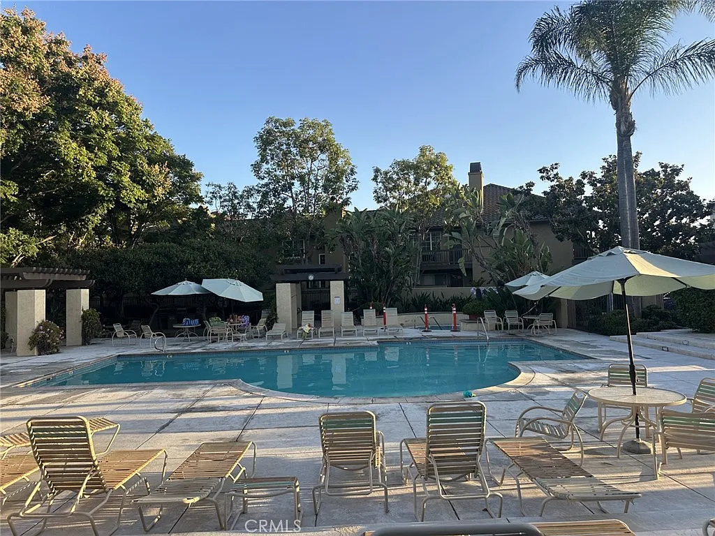2 bed, 1095 sqft, $3,450 — Photo 1