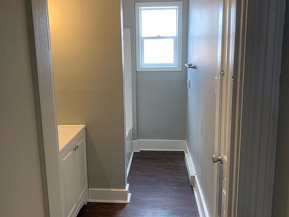 4th image of 360 E Walnut St APT 3