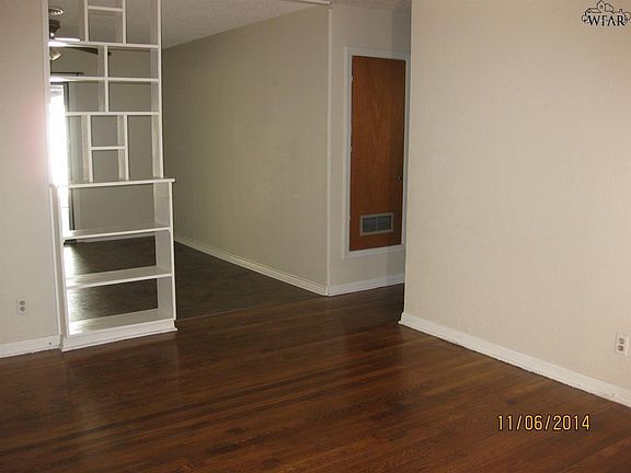 2nd image of 4507 Woodlawn
