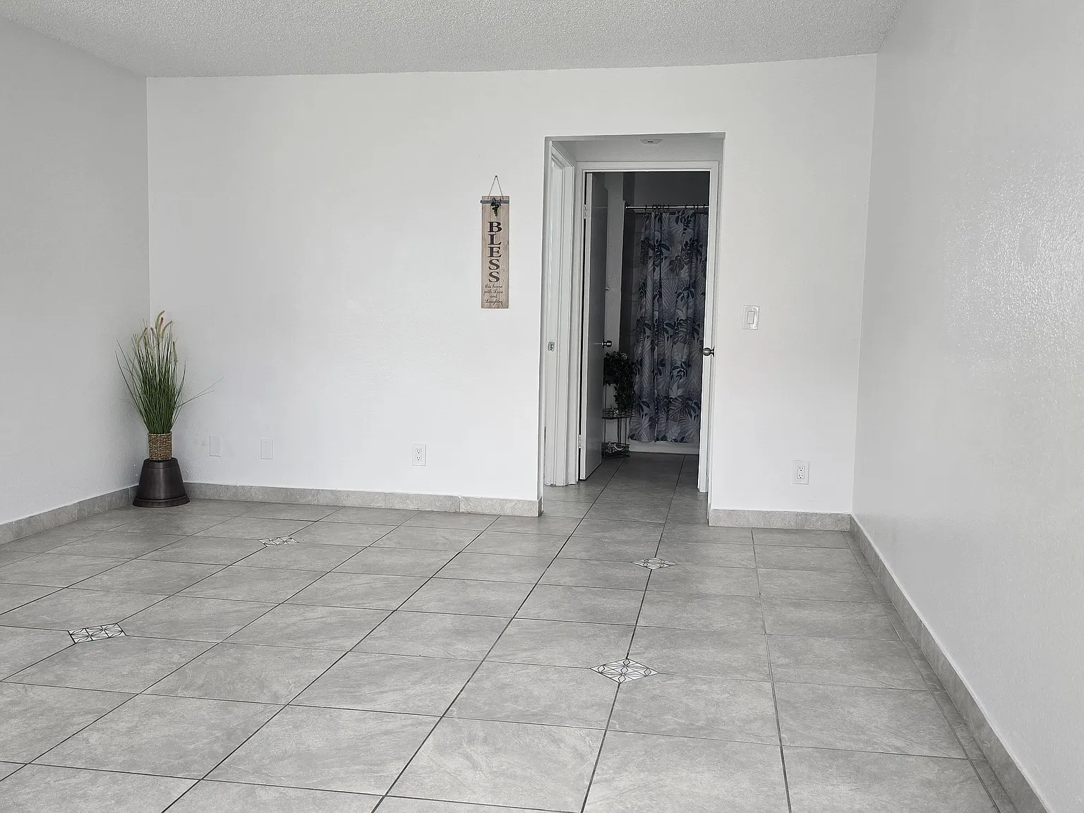 8421 Cedros Unit 117 — Photo 3