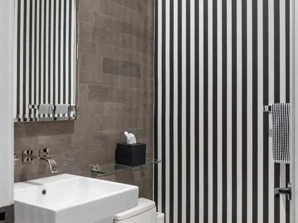 32 West 18th Street image 16 of 23