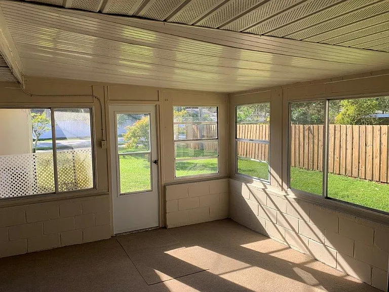 700 Green Rd — Photo 15