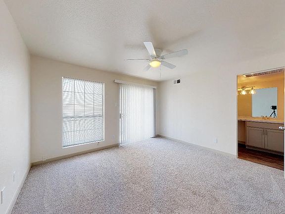 3rd image of 1540 Chenault St #1114